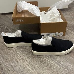 NWT Dr. Scholl’s Madison Cloud Black Slip Ons